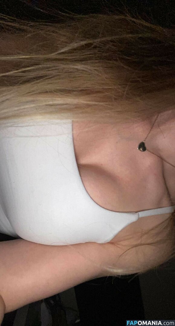 Mira Szalma / https: / mira.004 Naken OnlyFans  Läckta Foto #7