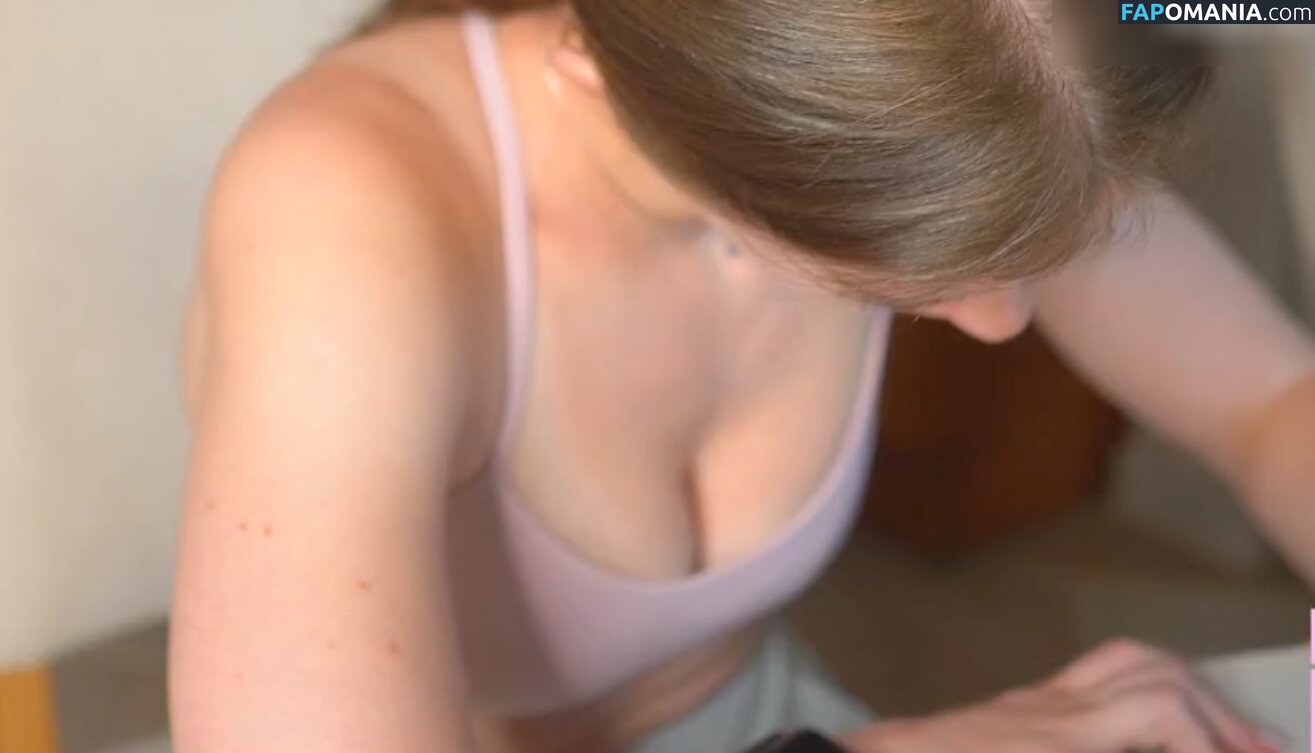 Mira Szalma / https: / mira.004 Naken OnlyFans  Läckta Foto #567