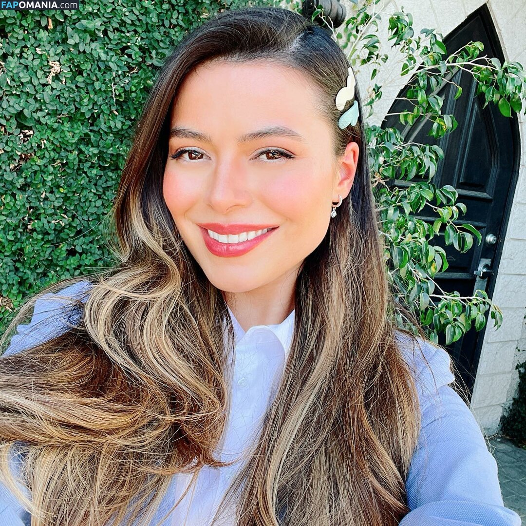 Miranda Cosgrove / MirandaCosgrove / onlyfanssz Naken OnlyFans  Läckta Foto #58