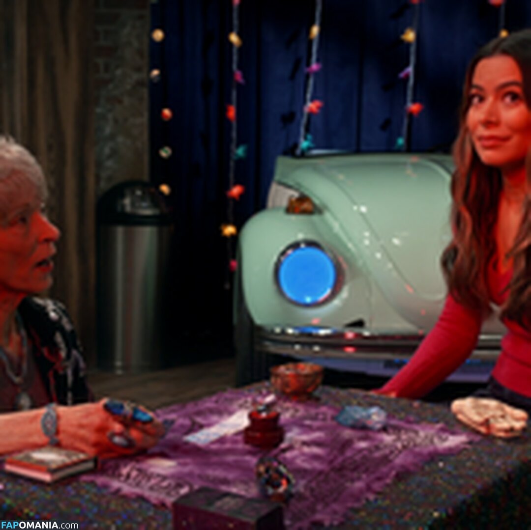 Miranda Cosgrove / MirandaCosgrove / onlyfanssz Naken OnlyFans  Läckta Foto #159