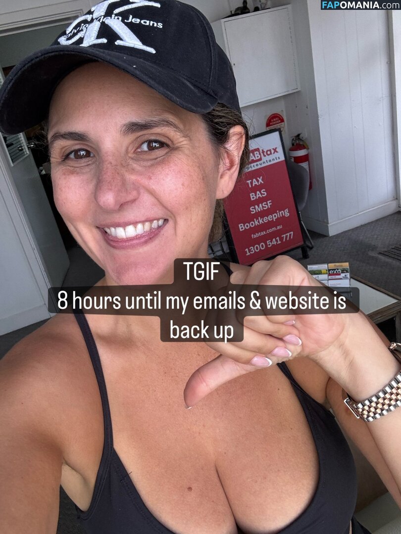 MILF Online Accountant / Miriam Holme / miriamholme Naken OnlyFans  Läckta Foto #24