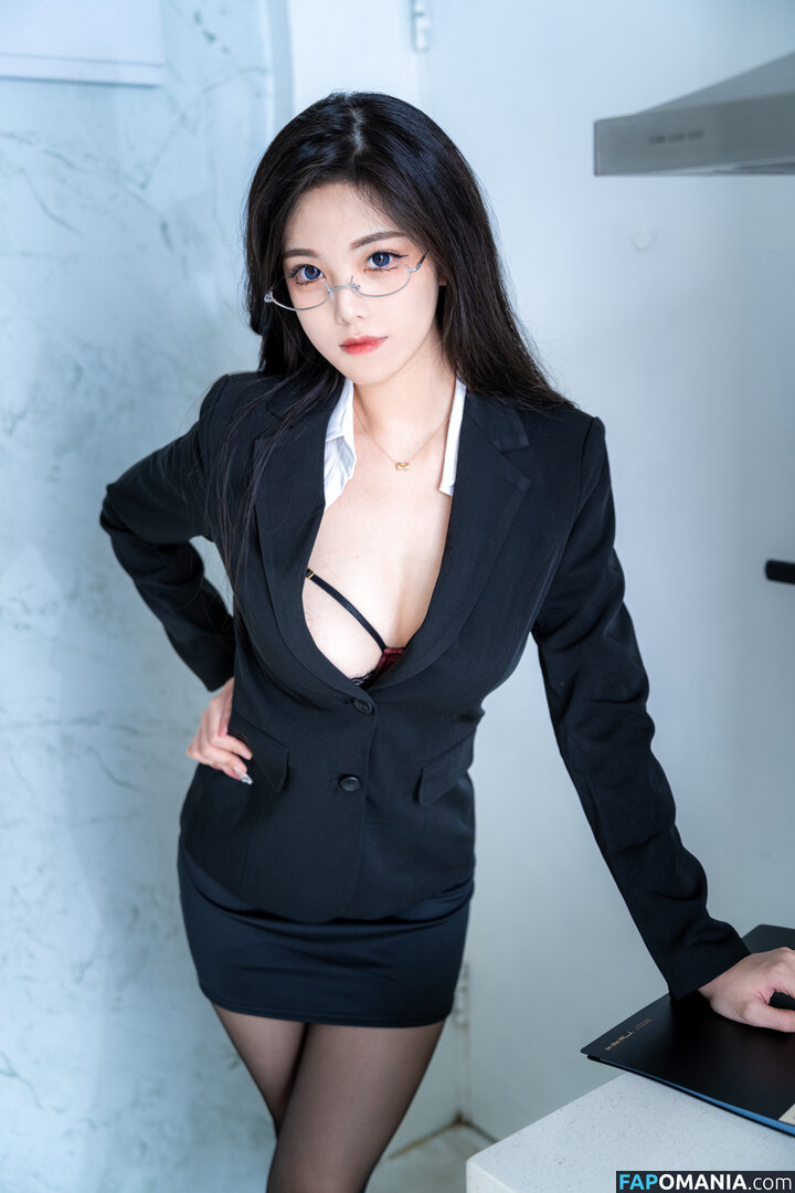 1357046erty / Mizhi_mao / mizhimaoqiu / mizhimiaoqiu / 蜜汁猫裘 Naken OnlyFans  Läckta Foto #40