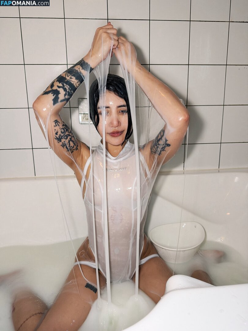 Mona Enju / https: / mmmowmow / mo_mo_milkbom Naken OnlyFans  Läckta Foto #1