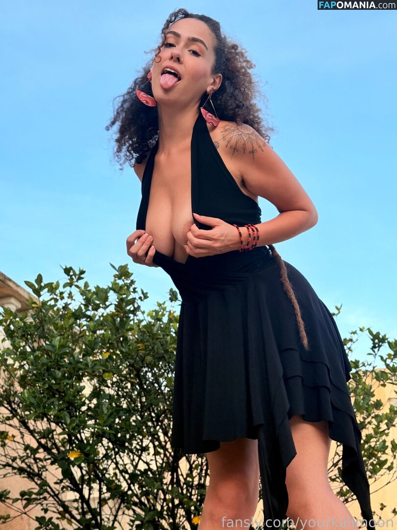 moonkalimah Naken OnlyFans  Läckta Foto #3