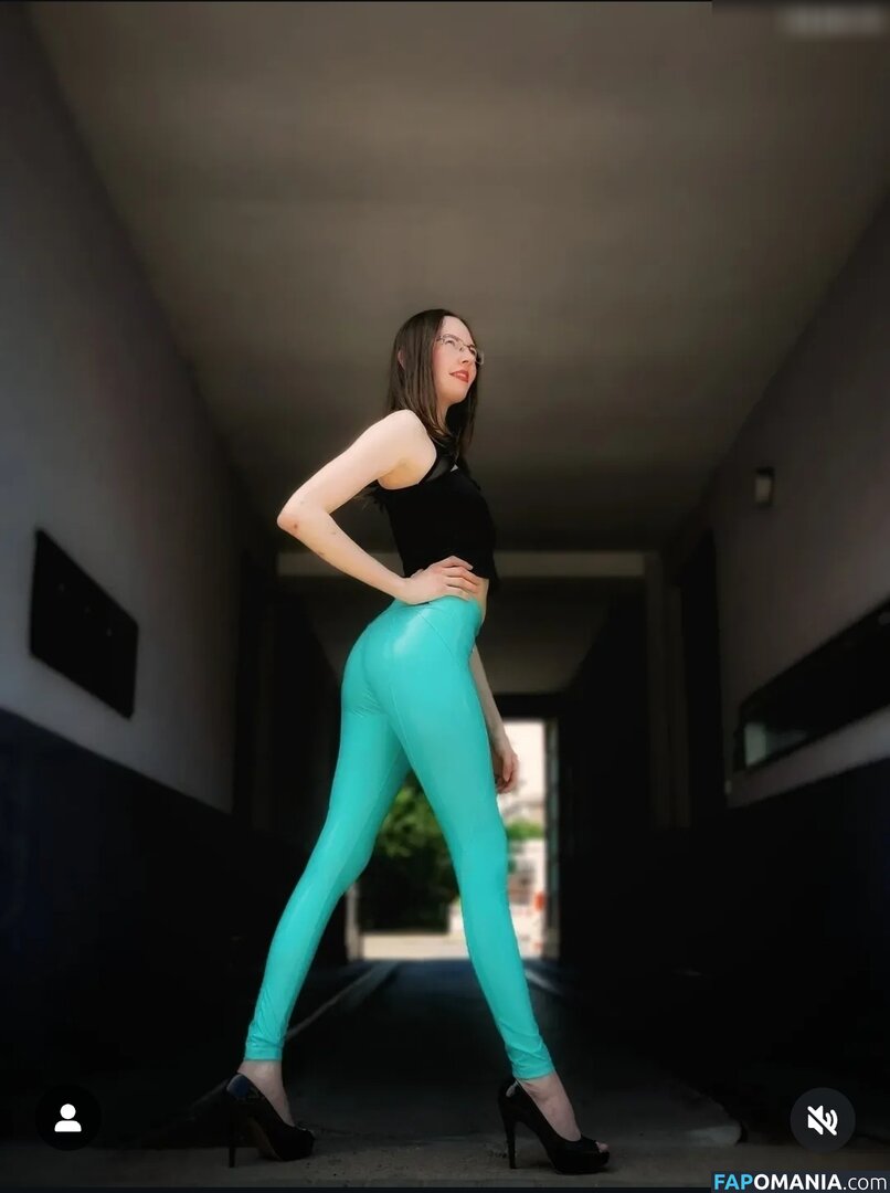 __mrs._crazy__ / mrs.crazy / mrs_crazy / mrs_crazy_ Naken OnlyFans  Läckta Foto #1