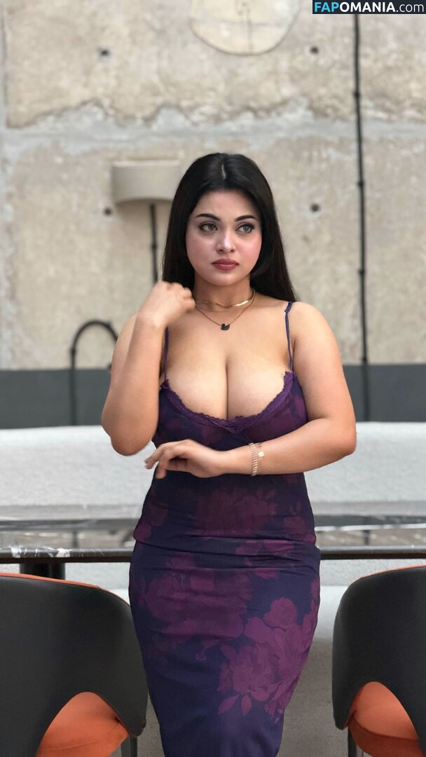 mumtahinaaa_ Naken OnlyFans  Läckta Foto #1
