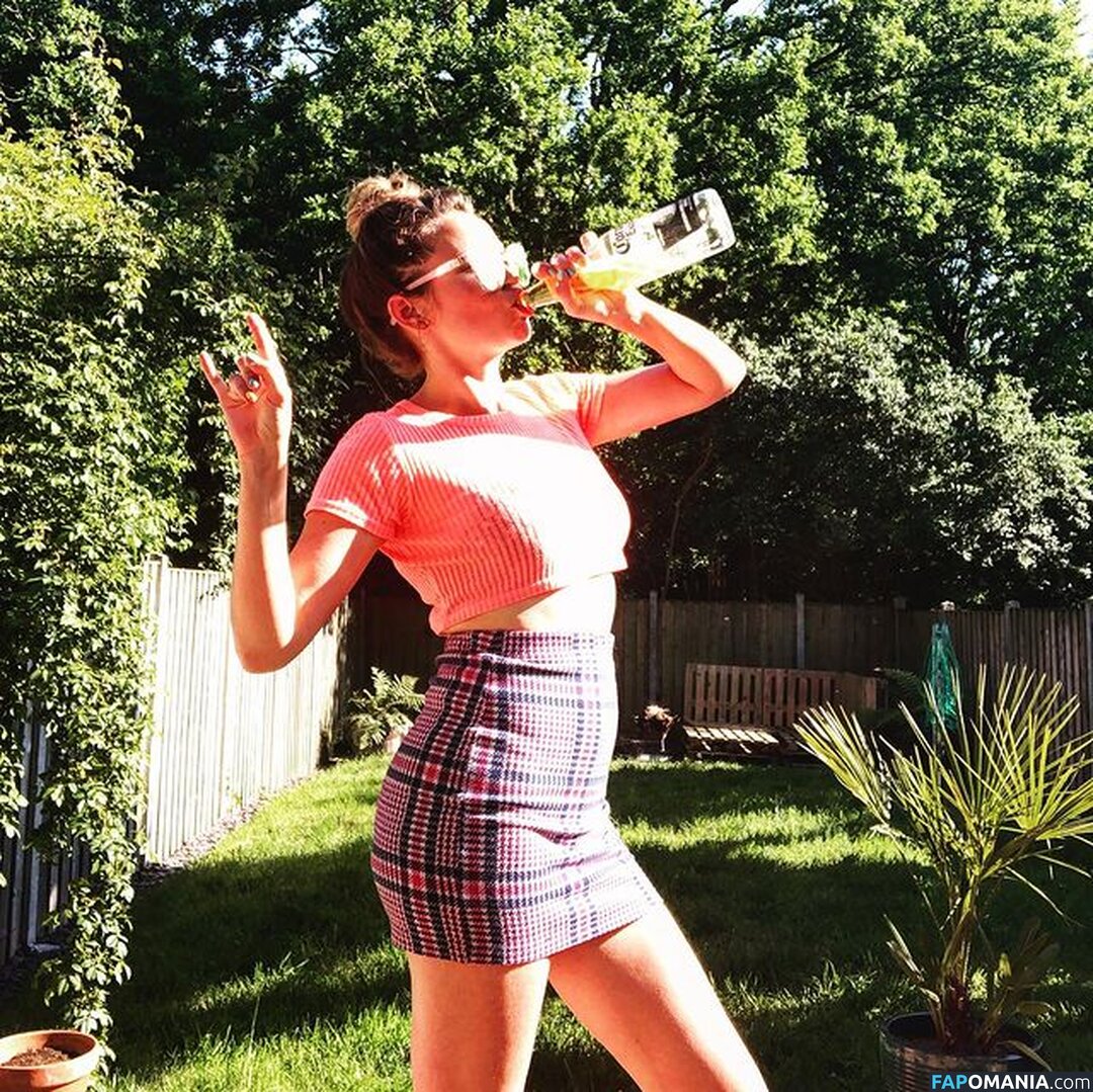 Munecat / https: / munecatmusic Naken OnlyFans  Läckta Foto #2