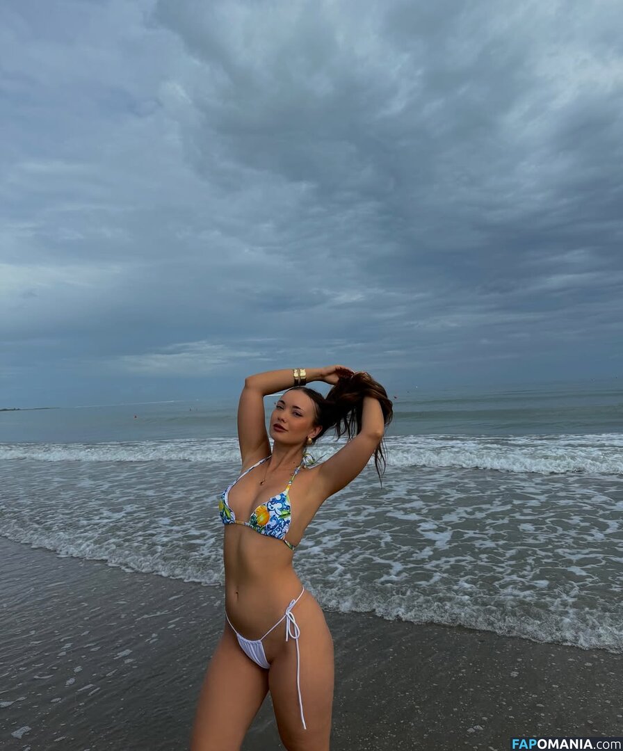 lunaabaabe / naomy_jakab Naken OnlyFans  Läckta Foto #3