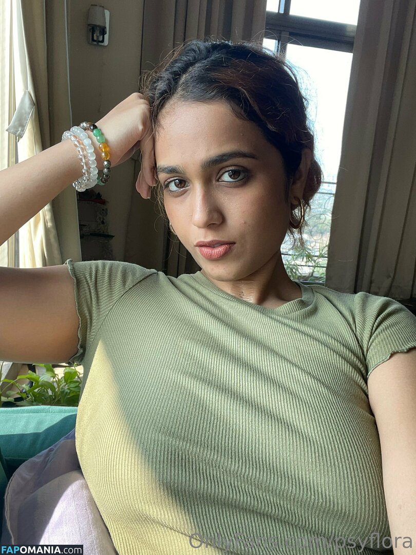 Neelam Kudale / psychedelicflora. / tara.kudale Naken OnlyFans  Läckta Foto #1