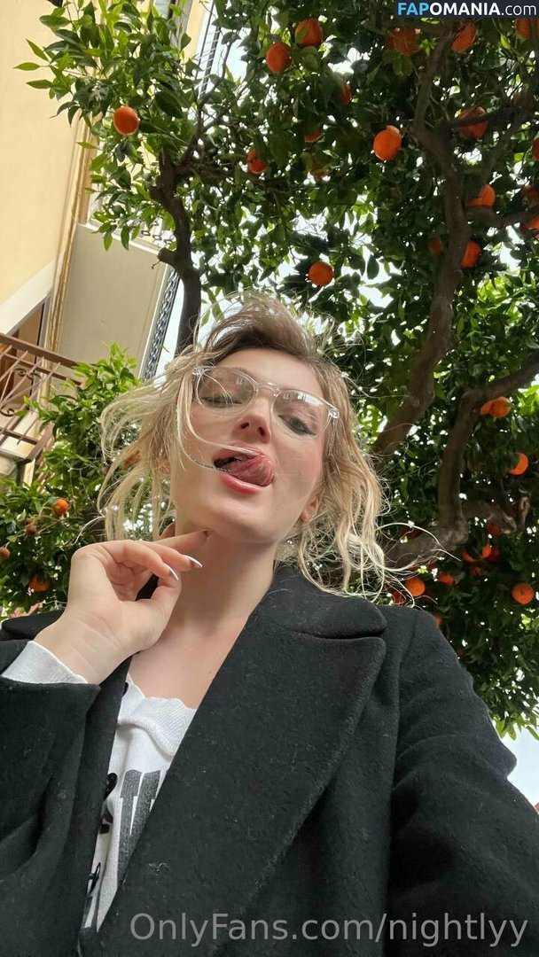 elara_moonq / nightly / nightlyy Naken OnlyFans  Läckta Foto #102