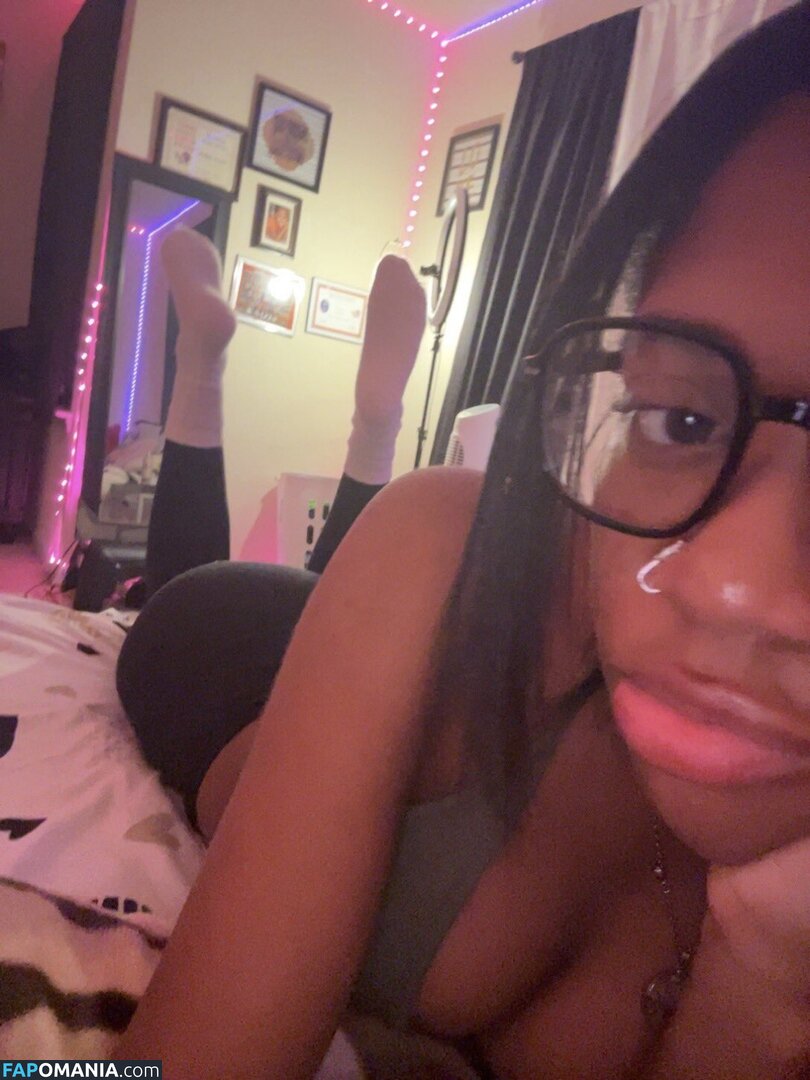 n1j4howns / nijahownsawhat Naken OnlyFans  Läckta Foto #1