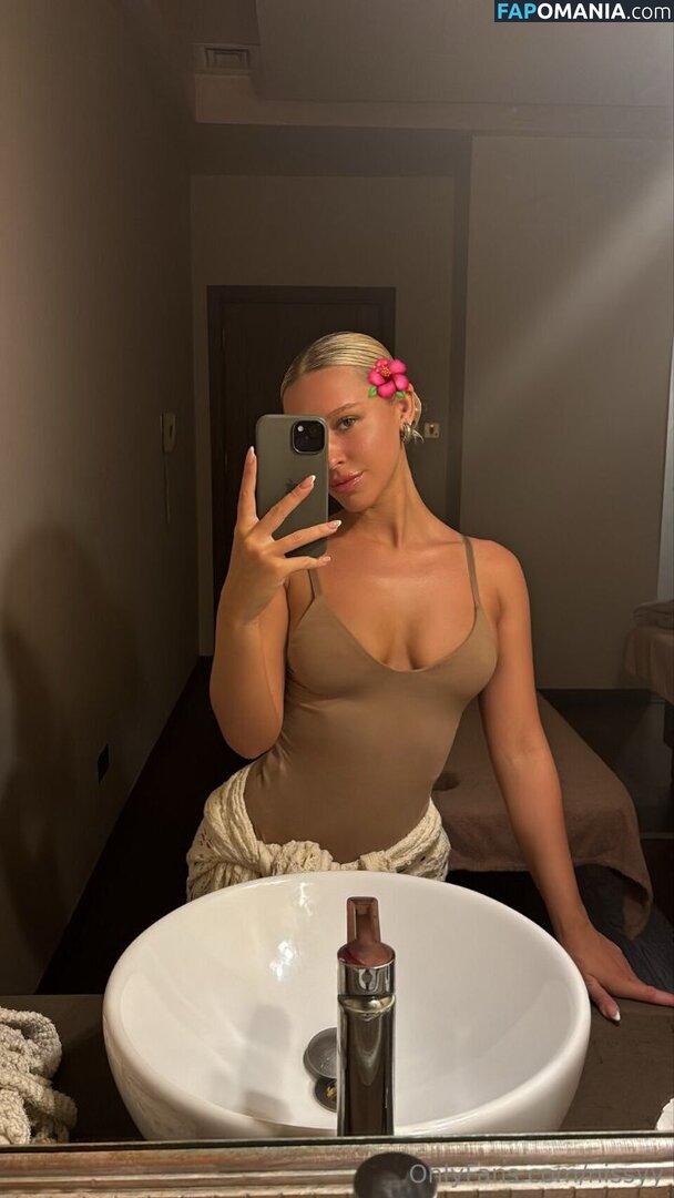 arisnsnn / hhiddengem / nissyy / thewhiskeymol Naken OnlyFans  Läckta Foto #8