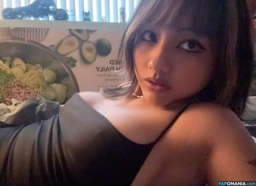 n.nyquil / nomamesnico / nomamesnicole Naken OnlyFans  Läckta Foto #16