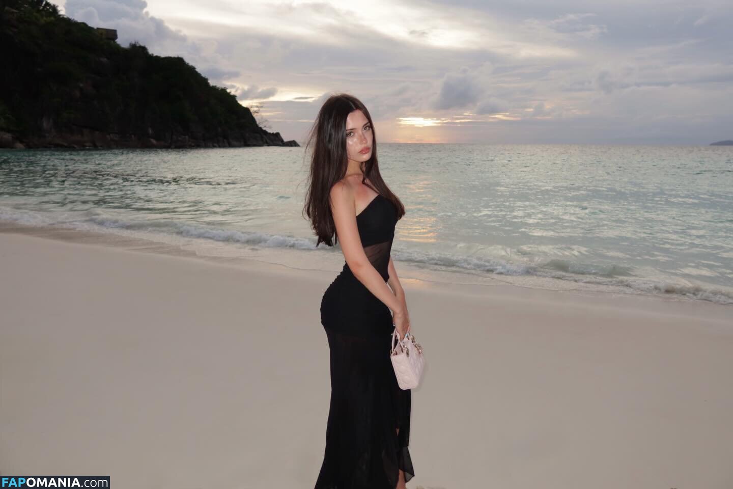 notevuushka Naken OnlyFans  Läckta Foto #2