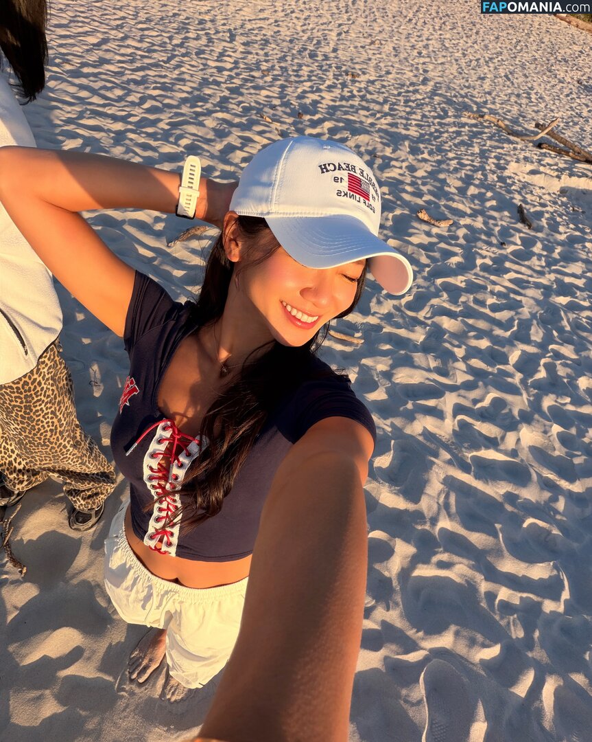 Novita Lam / novitalam Naken OnlyFans  Läckta Foto #2