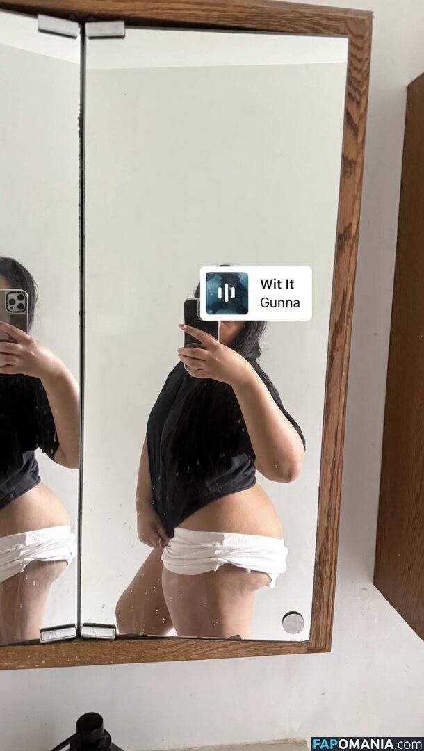 Nyahskyy / https: Naken OnlyFans  Läckta Foto #1