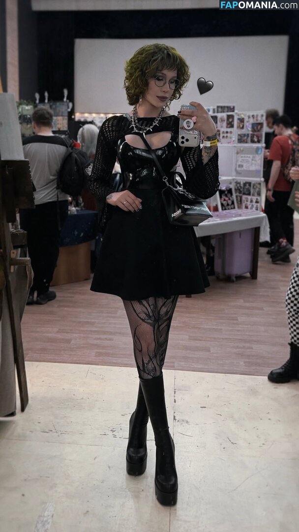 Olga Haku @frau_haku / frau_haku Naken OnlyFans  Läckta Foto #3