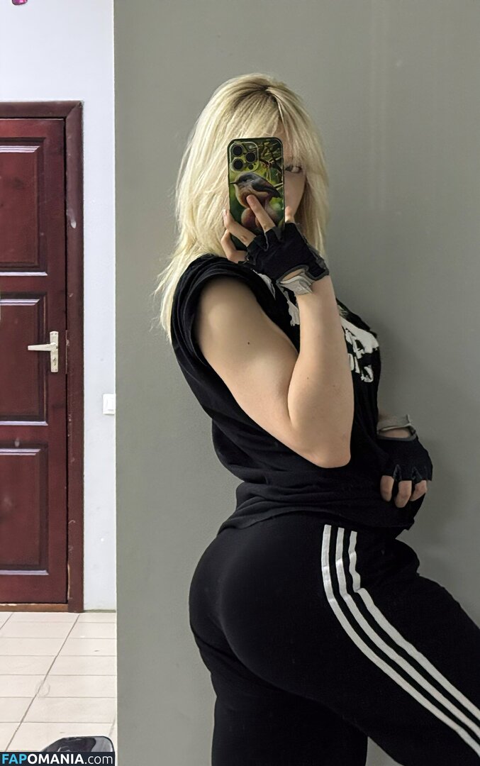 Pelememe / pelmen_memes Naken OnlyFans  Läckta Foto #3