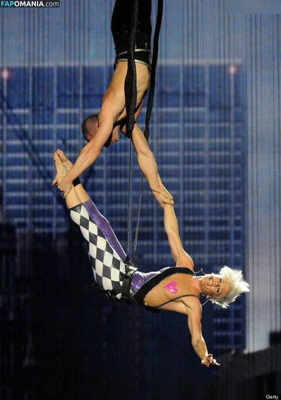 Alecia Beth Moore / Pink Naken OnlyFans  Läckta Foto #48