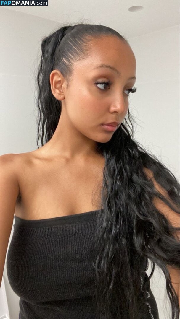 PinkPantheress / aloe_vera Naken OnlyFans  Läckta Foto #37