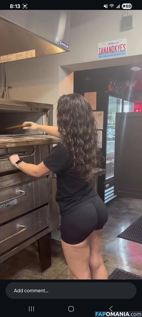 Pizzeria Baddies Naken OnlyFans  Läckta Foto #2