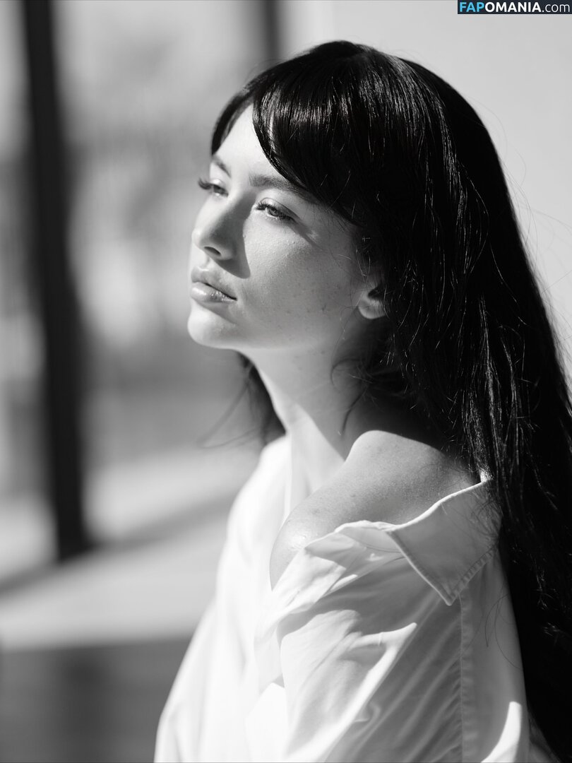 Pauline Maugauin / Pola Petrenko / polapetrenko Naken OnlyFans  Läckta Foto #8