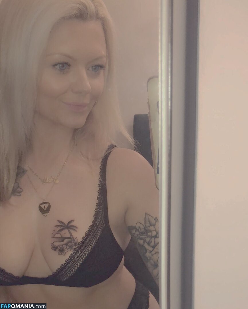 Darts / Polly James / pollyjames Naken OnlyFans  Läckta Foto #7