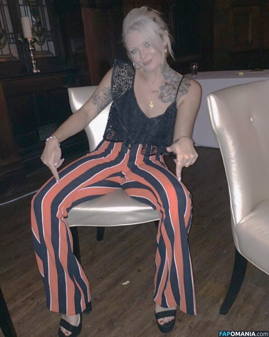 Darts / Polly James / pollyjames Naken OnlyFans  Läckta Foto #8
