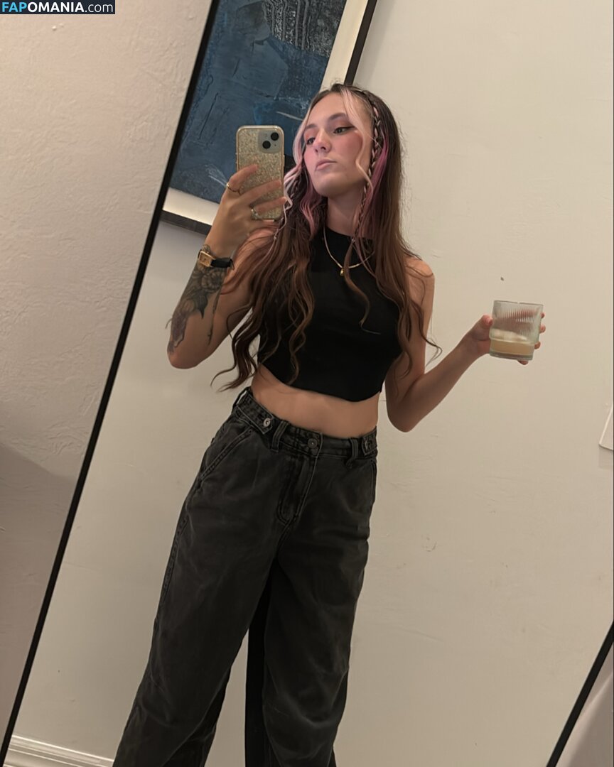Poppy Quinn / PoppyQuinnn / https: / poppyquinn33 / the.poppy.quinn Naken OnlyFans  Läckta Foto #16