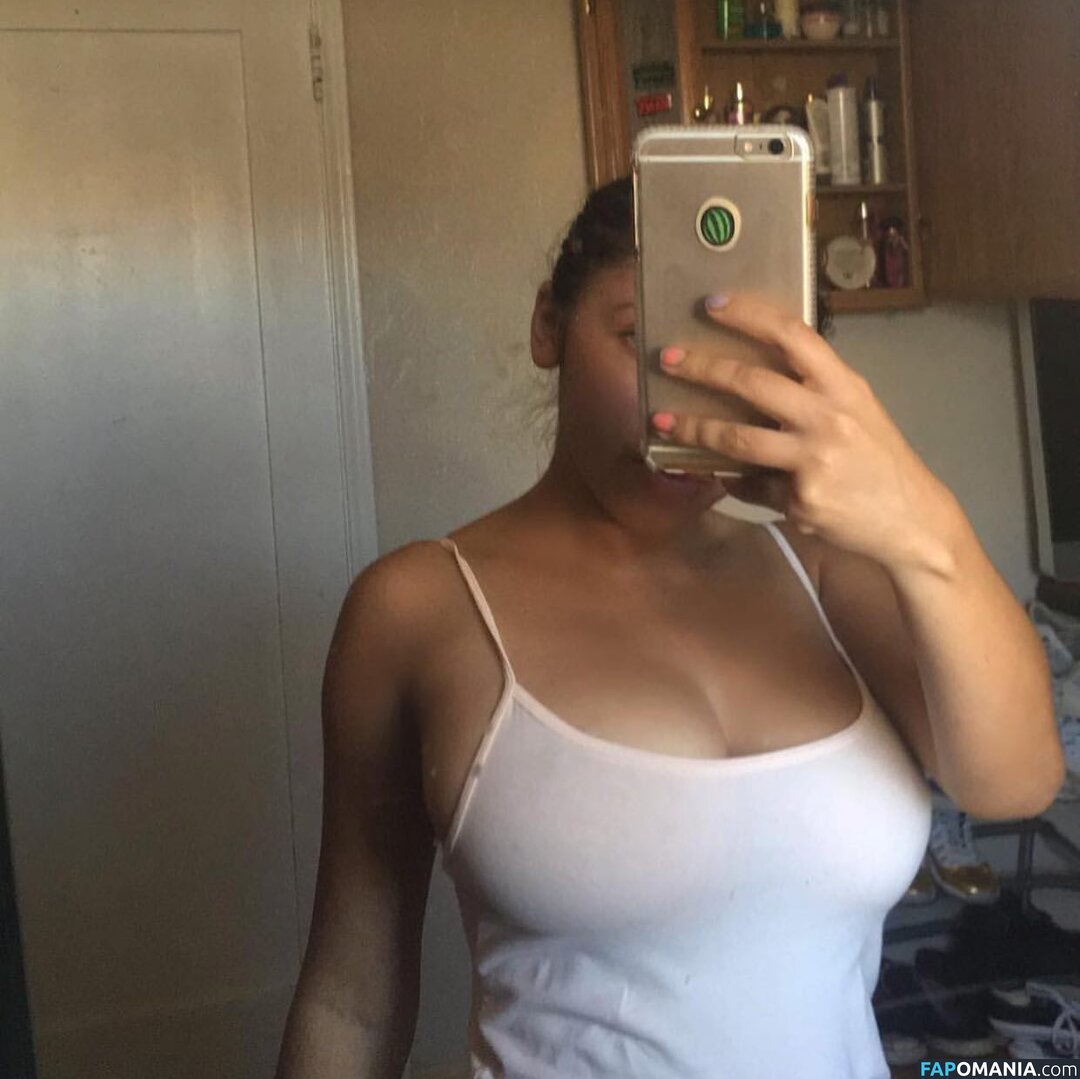 babyemilyver / princessemily / princesssaaemily Naken OnlyFans  Läckta Foto #1