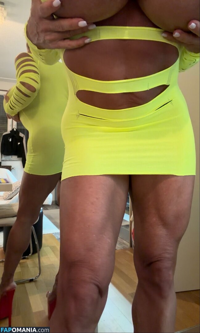 QueenMuscleBoobs Naken OnlyFans  Läckta Foto #8