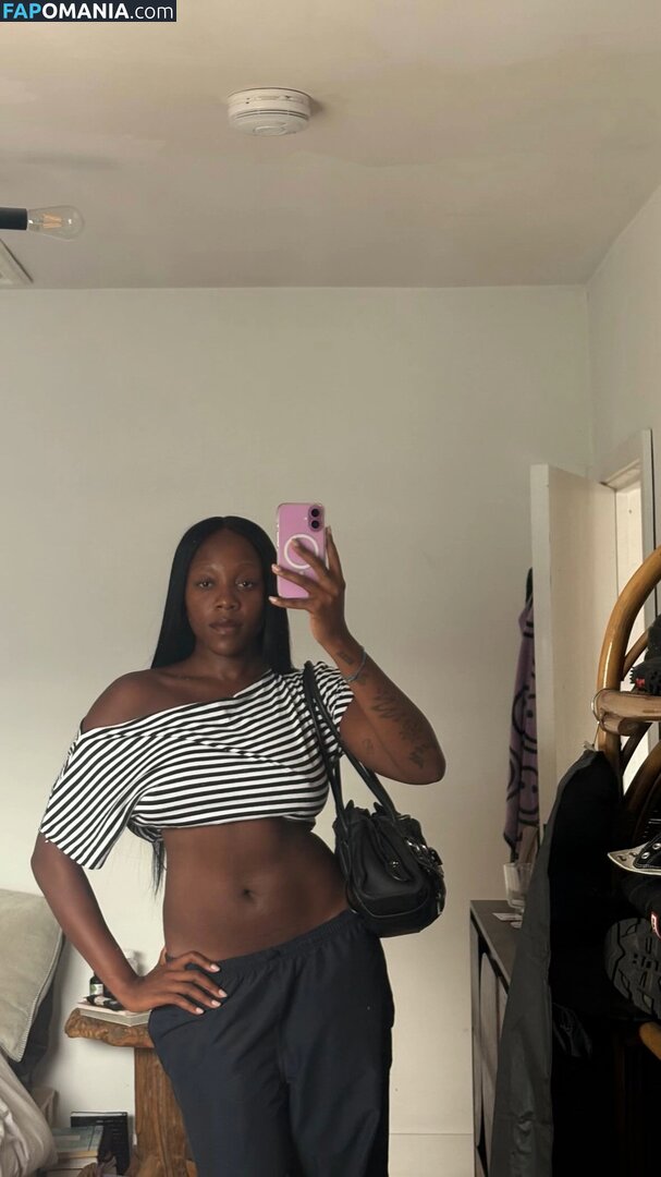 Rachel Chinouriri / rachelchinouriri Naken OnlyFans  Läckta Foto #1