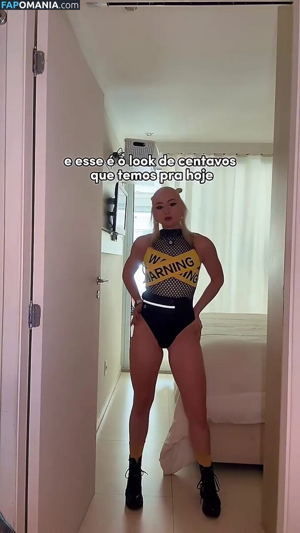 Renata Schneider / renata.c.schneider Naken OnlyFans  Läckta Foto #2