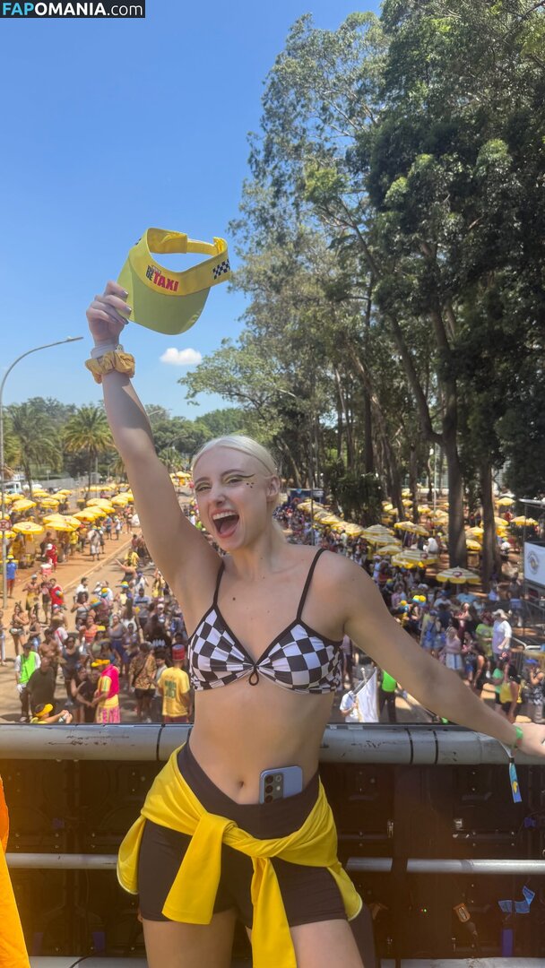 Renata Schneider / renata.c.schneider Naken OnlyFans  Läckta Foto #8