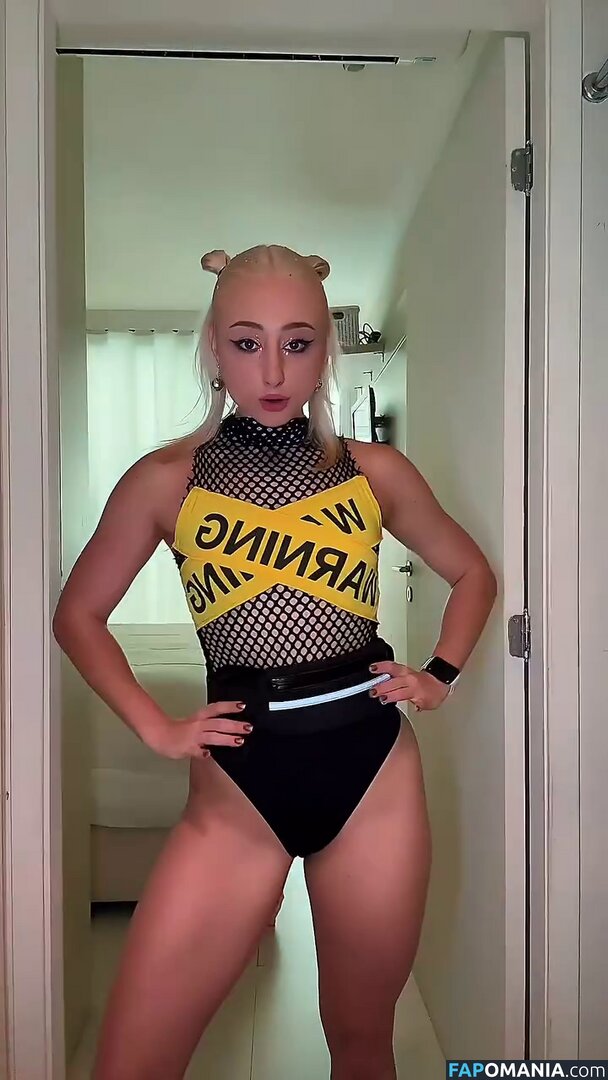 Renata Schneider / renata.c.schneider Naken OnlyFans  Läckta Foto #9