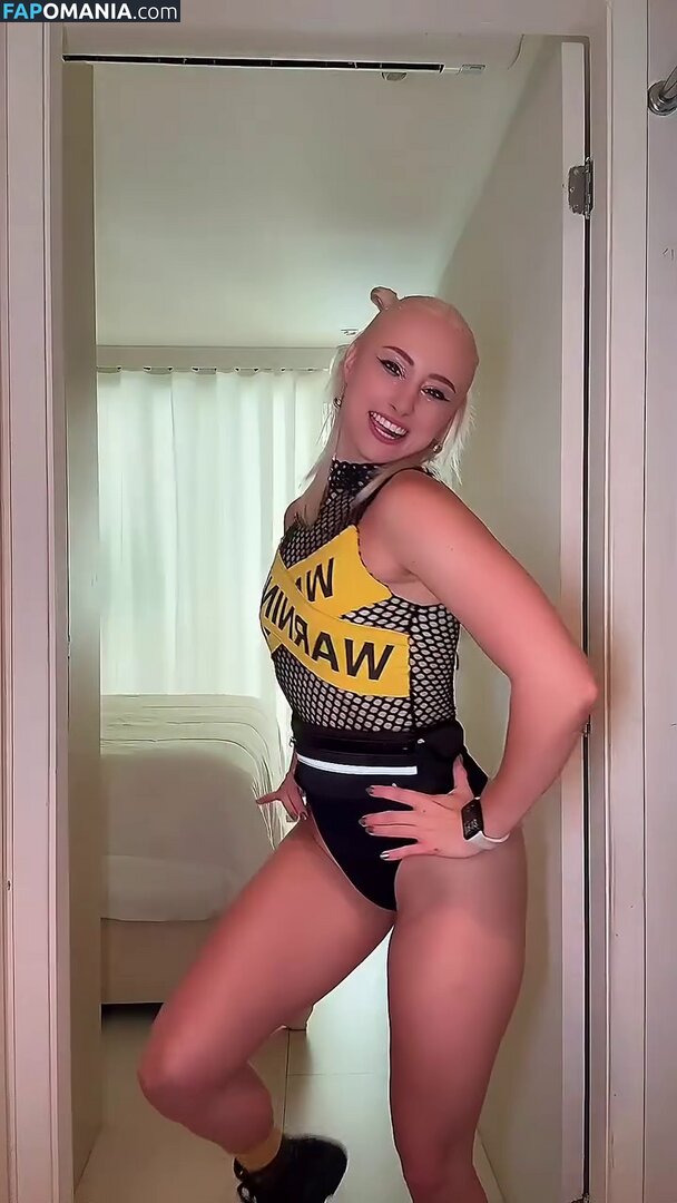 Renata Schneider / renata.c.schneider Naken OnlyFans  Läckta Foto #11