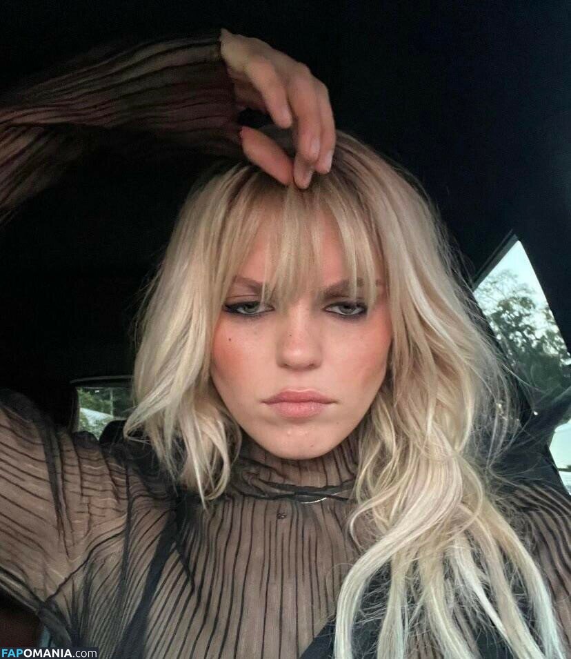 Renee Rapp / reneerapp Naken OnlyFans  Läckta Foto #4