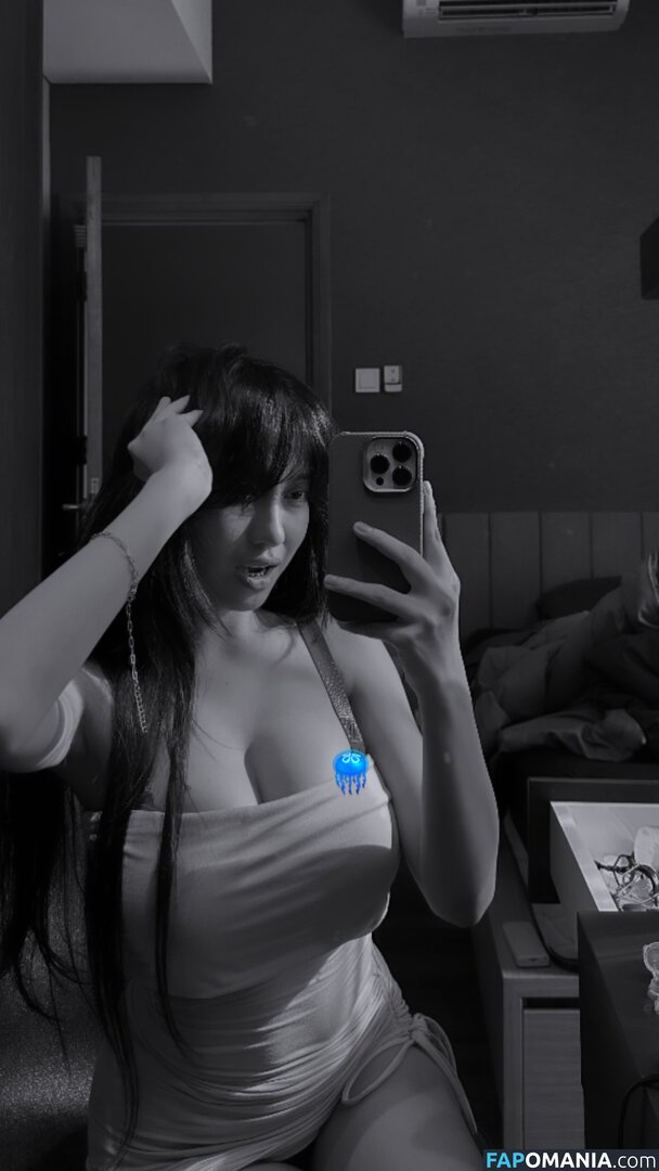 https: / notriissaaa / risaatjan Naken OnlyFans  Läckta Foto #3