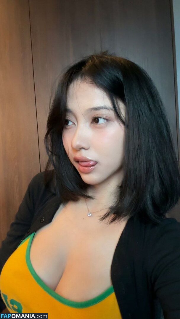 https: / notriissaaa / risaatjan Naken OnlyFans  Läckta Foto #8