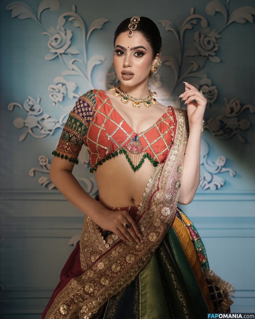 Riva Arora / https: / riva.arora.1 / riva.aroraofficial / rivarora_ Naken OnlyFans  Läckta Foto #4