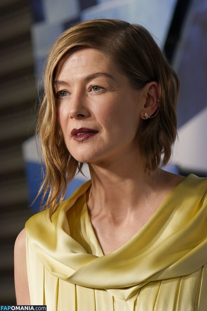 Rosamund Pike / mspike Naken OnlyFans  Läckta Foto #111