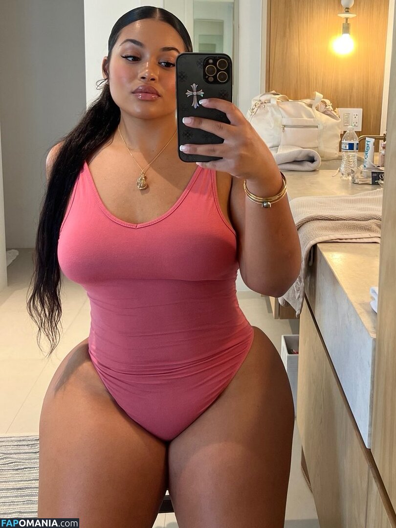 Roseyroyyal Naken OnlyFans  Läckta Foto #1