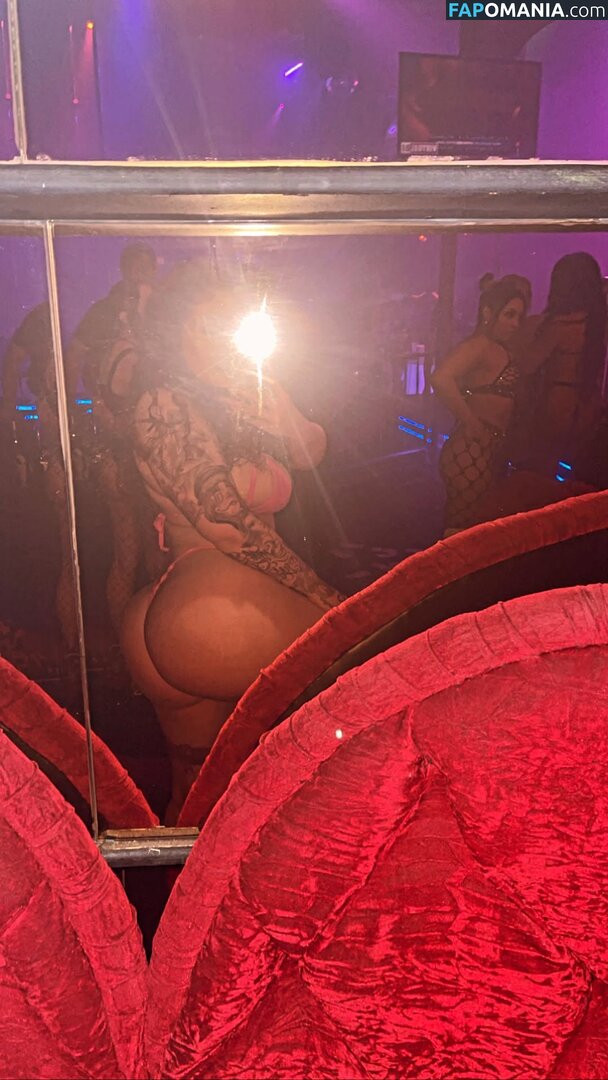 Ruthlesshg  / https: / mscarlettredd / ruthlesshg Naken OnlyFans  Läckta Foto #2