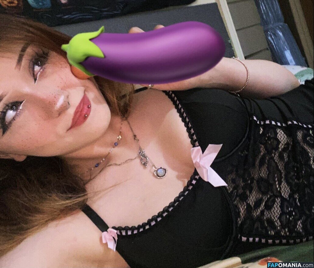 Kittyis._.Schizo / Sabah Nessy / Schizo_Kitty / Schizo_Kitty999 / Succubuss._.Kitty / Sw33tn3ss._.Nessy Naken OnlyFans  Läckta Foto #3