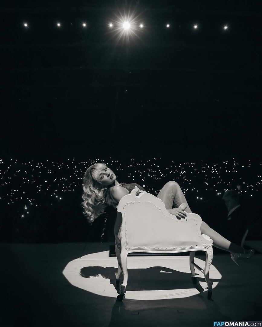 Sabrina Carpenter / https: / sabrinacarpenter Naken OnlyFans  Läckta Foto #2540