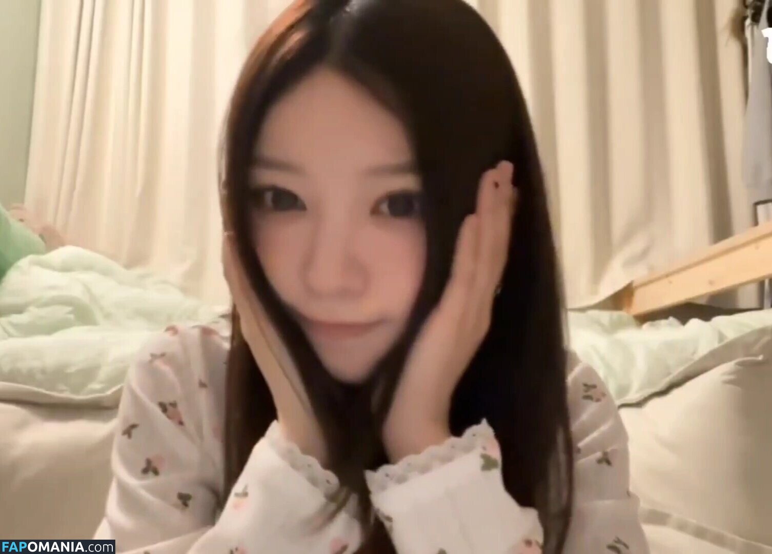 Sakai Moka / https: / illit_official Naken OnlyFans  Läckta Foto #7