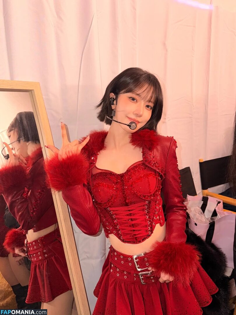 39saku_chan / LESSERAFIM / Sakura Miyawaki 宮脇 咲良 Naken OnlyFans  Läckta Foto #7