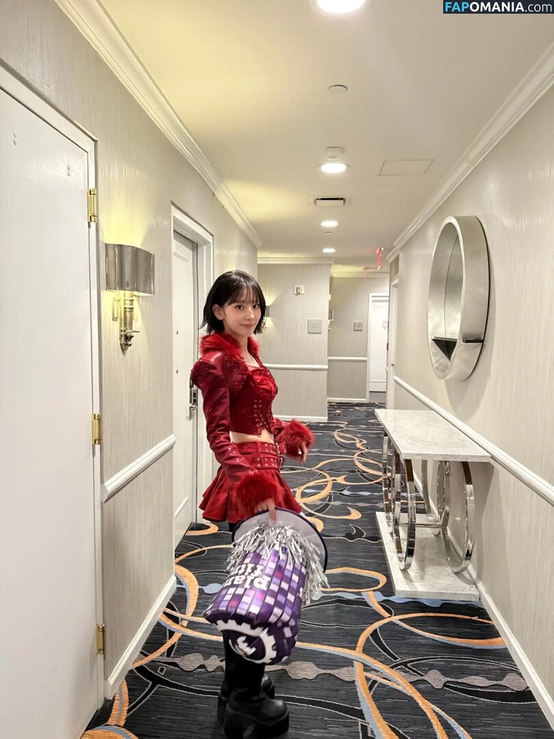 39saku_chan / LESSERAFIM / Sakura Miyawaki 宮脇 咲良 Naken OnlyFans  Läckta Foto #11