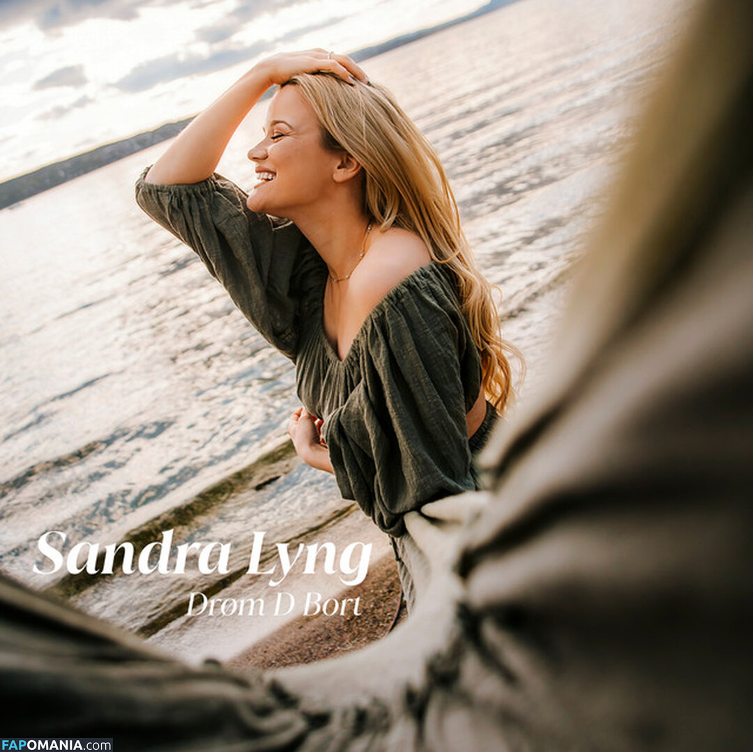 Sandra Lyng Naken OnlyFans  Läckta Foto #6