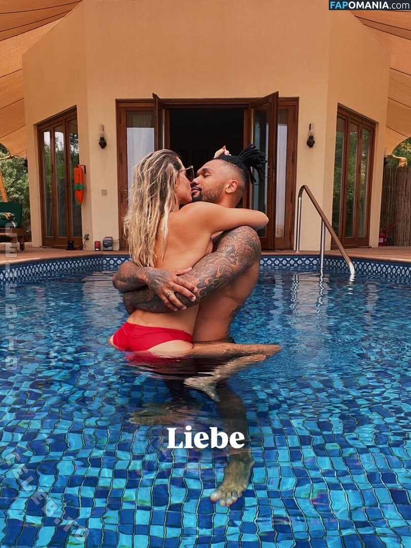 Sarah Harrison / sarah.harrison.official Naken OnlyFans  Läckta Foto #3